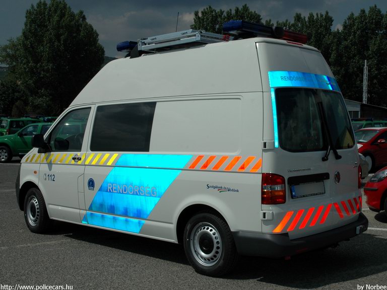 Volkswagen Transporter T5, fotó: Norbee
Keywords: rendőrség rendőr rendőrautó magyar Magyarország 