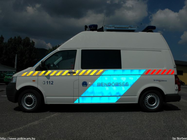 Volkswagen Transporter T5, fotó: Norbee
Keywords: rendőrség rendőr rendőrautó magyar Magyarország 