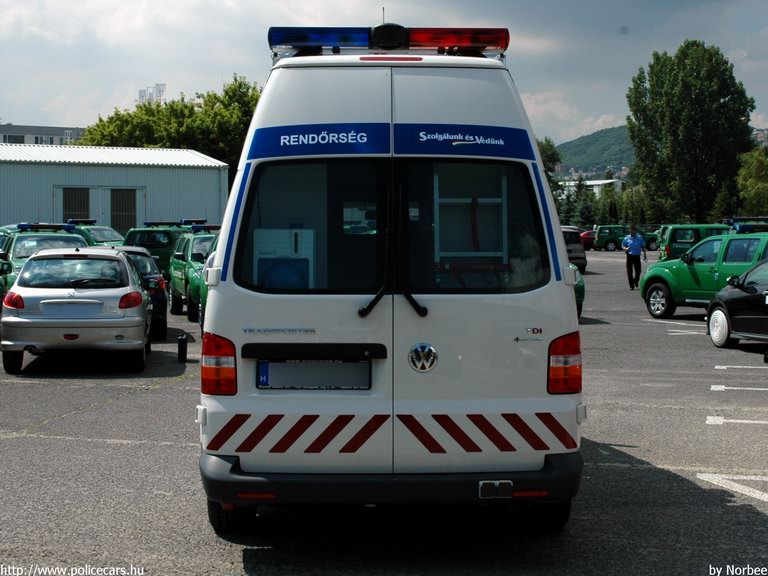 Volkswagen Transporter T5, fotó: Norbee
Keywords: rendőrség rendőr rendőrautó magyar Magyarország 