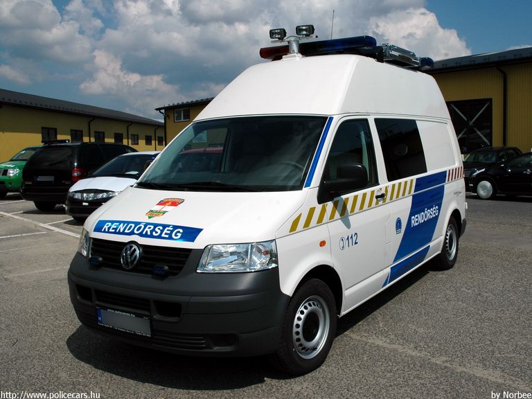 Volkswagen Transporter T5, fotó: Norbee
Keywords: rendőrség rendőr rendőrautó magyar Magyarország 