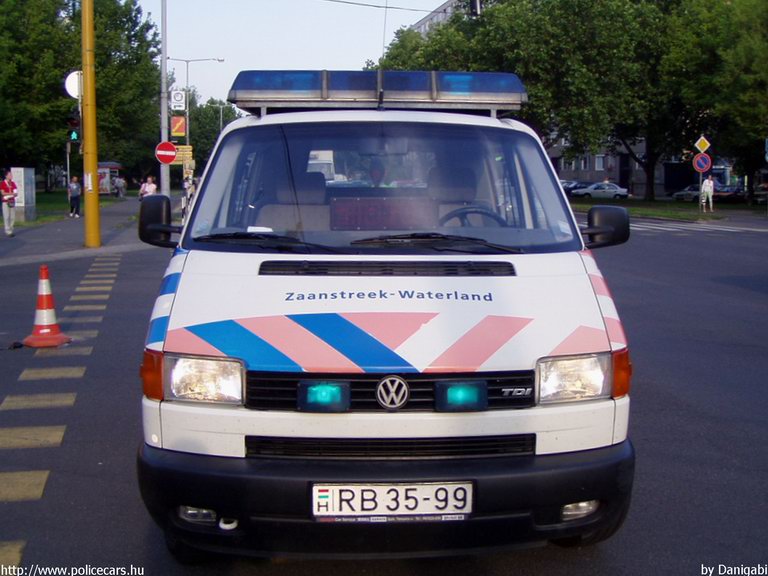 Volkswagen Transporter T4, fotó: Danigabi
Keywords: rendőrség rendőr rendőrautó magyar Magyarország RB35-99