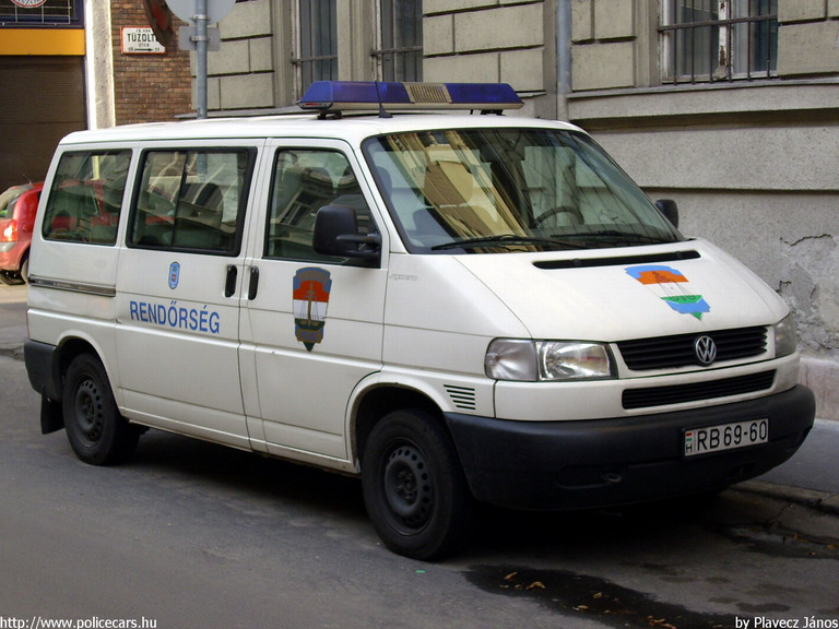 Volkswagen Transporter T4, fotó: Plavecz János
Keywords: rendőrség rendőrautó rendőr magyar Magyarország RB69-60