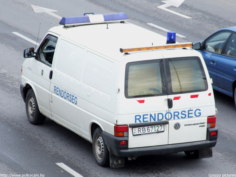 Volkswagen Transporter T4, fotó: Gzozzo pictures
Keywords: rendőrség rendőrautó rendőr magyar Magyarország RB67-27