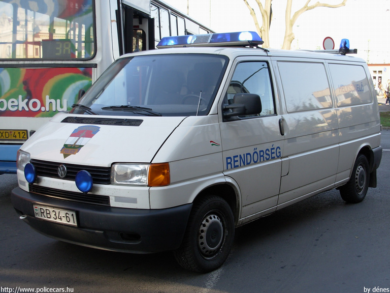 Volkswagen Transporter T4, fotó: dénes
Keywords: rendőrség rendőrautó rendőr magyar Magyarország RB34-61