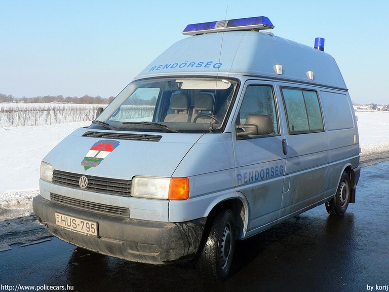 Volkswagen Transporter T4, fotó: korij
Keywords: rendőrség rendőrautó rendőr magyar Magyarország HUS-795