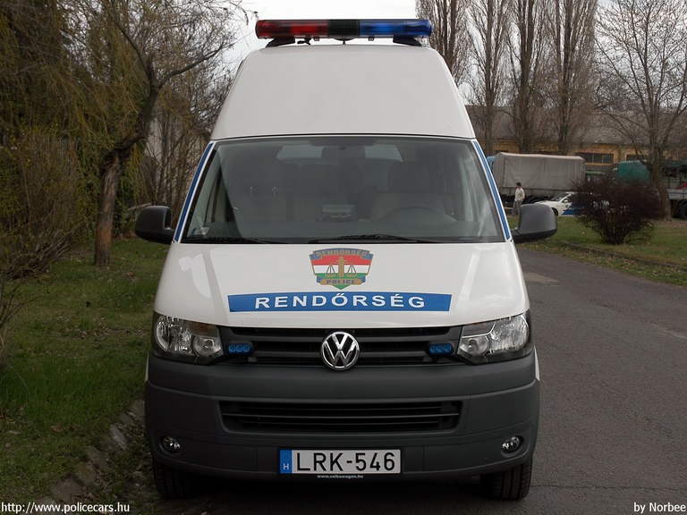 Volkswagen Transporter T5, fotó: Norbee
Keywords: rendőrség rendőr rendőrautó magyar Magyarország LRK-546