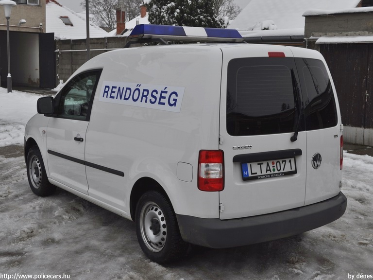 Volkswagen Caddy, fotó: dénes
Keywords: rendőr rendőrautó rendőrség magyar Magyarország LTA-071