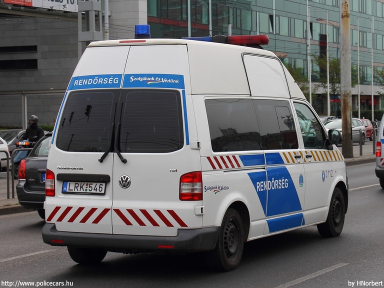 Volkswagen Transporter T5 facelift, fotó: HNorbert
Keywords: rendőrség rendőr rendőrautó magyar Magyarország LRK-546