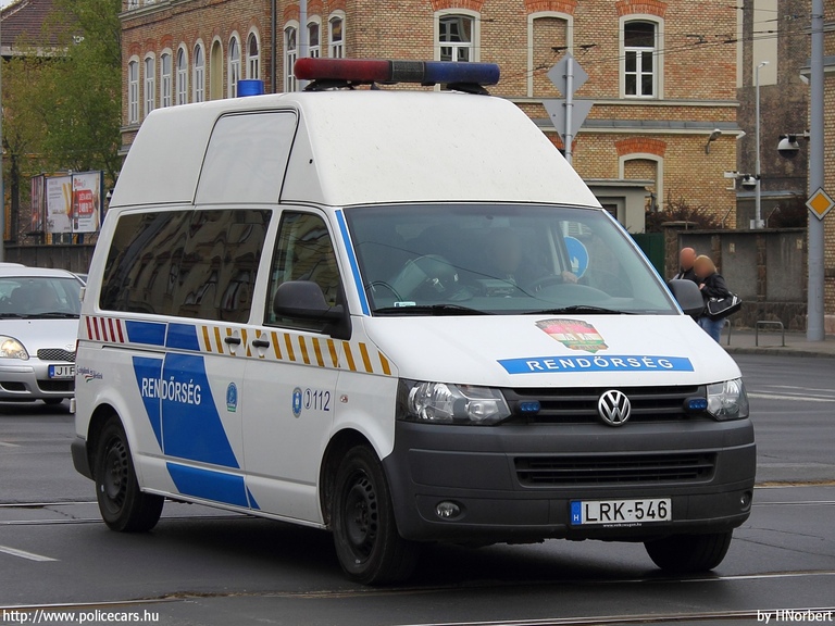 Volkswagen Transporter T5 facelift, fotó: HNorbert
Keywords: rendőrség rendőr rendőrautó magyar Magyarország LRK-546