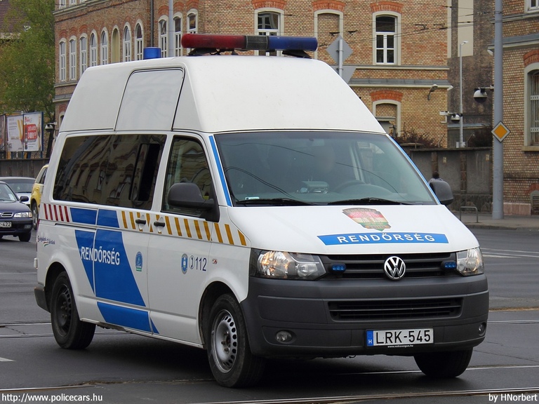 Volkswagen Transporter T5 facelift, fotó: HNorbert
Keywords: rendőrség rendőr rendőrautó magyar Magyarország LRK-545