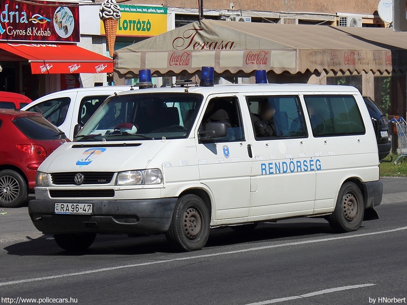 Volkswagen Transporter T4, fotó: HNorbert
Keywords: rendőrautó rendőrség rendőr magyar Magyarország RA96-47