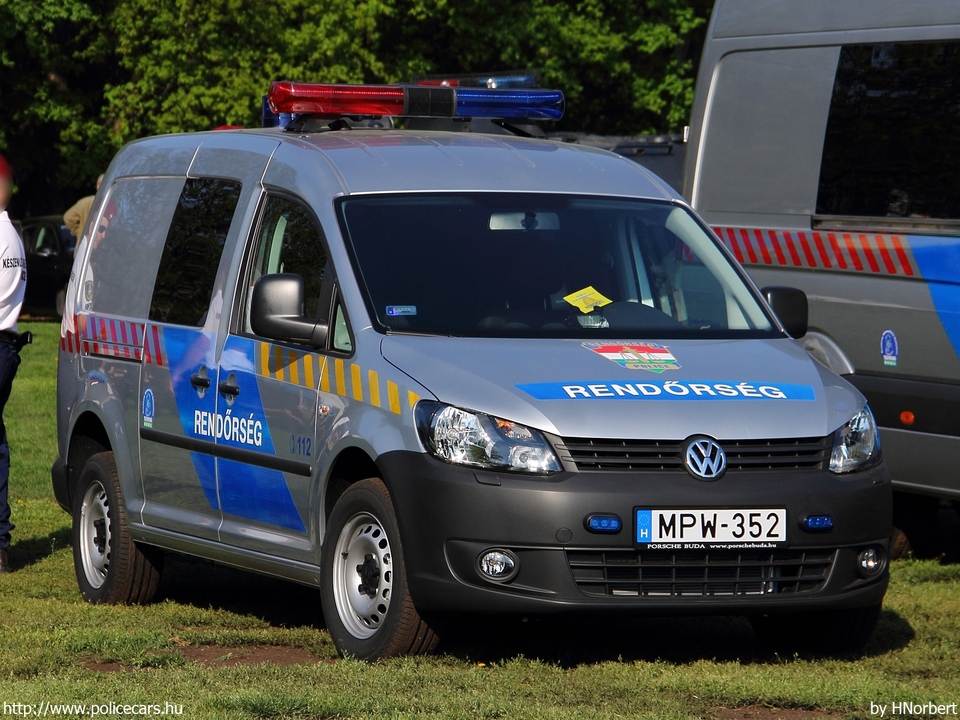 Volkswagen Caddy Maxi 2.0 TDI 4Motion, fotó: HNorbert
Keywords: rendőrautó rendőrség rendőr magyar Magyarország MPW-352 police hungarian Hungary