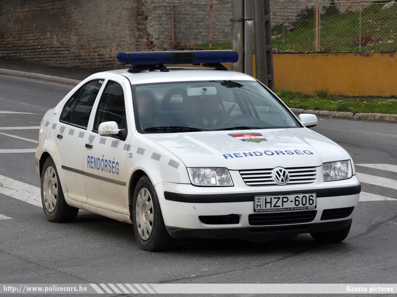 Volkswagen Bora, fotó: Gzozzo pictures
Keywords: rendőrség rendőr rendőrautó magyar Magyarország HZP-606 police hungarian Hungary