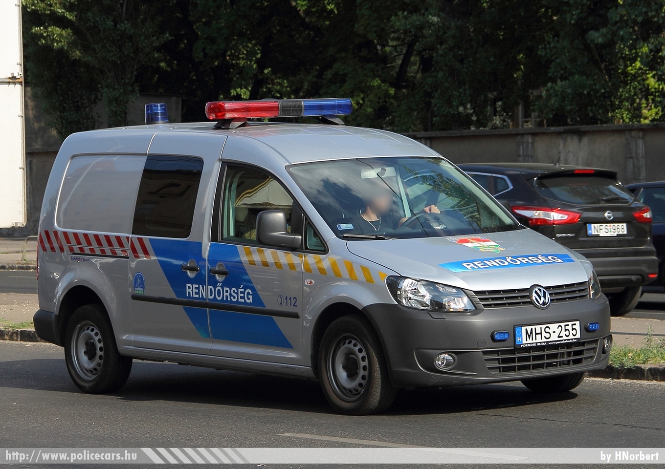 Volkswagen Caddy Maxi 2.0 TDI 4Motion, fotó: HNorbert
Keywords: rendőrautó rendőrség rendőr magyar Magyarország MHS-255 police hungarian Hungary