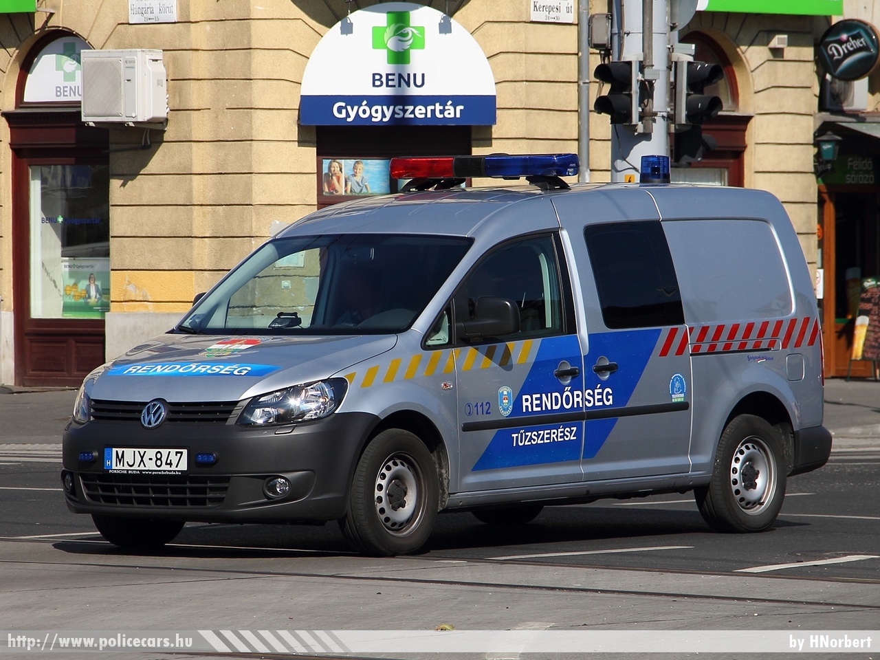 Volkswagen Caddy Maxi 2.0 TDI 4Motion, fotó: HNorbert
Keywords: rendőrautó rendőrség rendőr magyar Magyarország MJX-847 police hungarian Hungary 