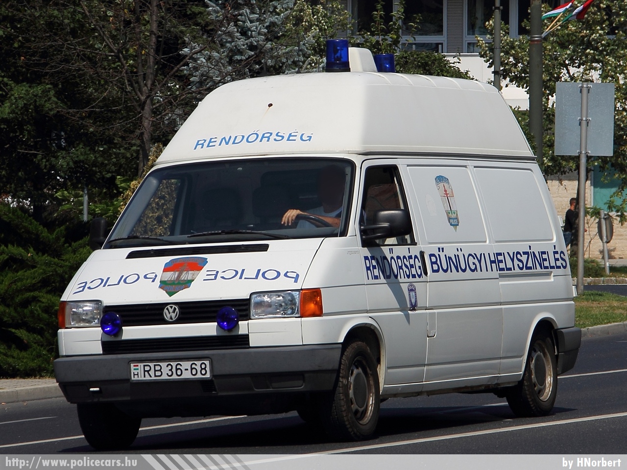 Volkswagen Transporter T4, fotó: HNorbert
Keywords: rendőr rendőrautó rendőrség magyar Magyarország RB36-68