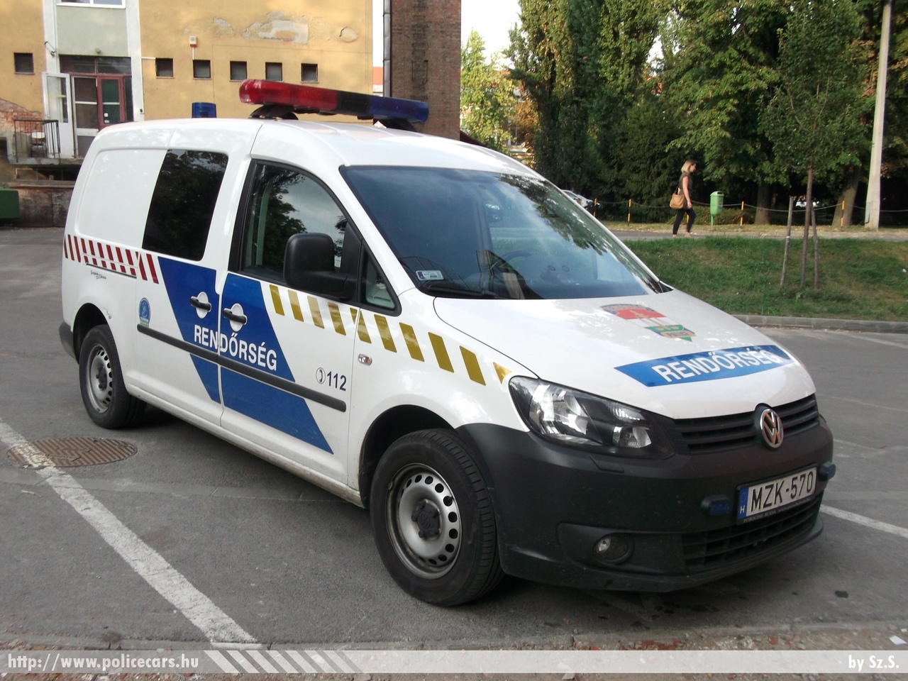 Volkswagen Caddy Maxi 2.0 TDI 4Motion, fotó: Sz.S.
Keywords: rendőr rendőrautó rendőrség magyar Magyarország MZK-570