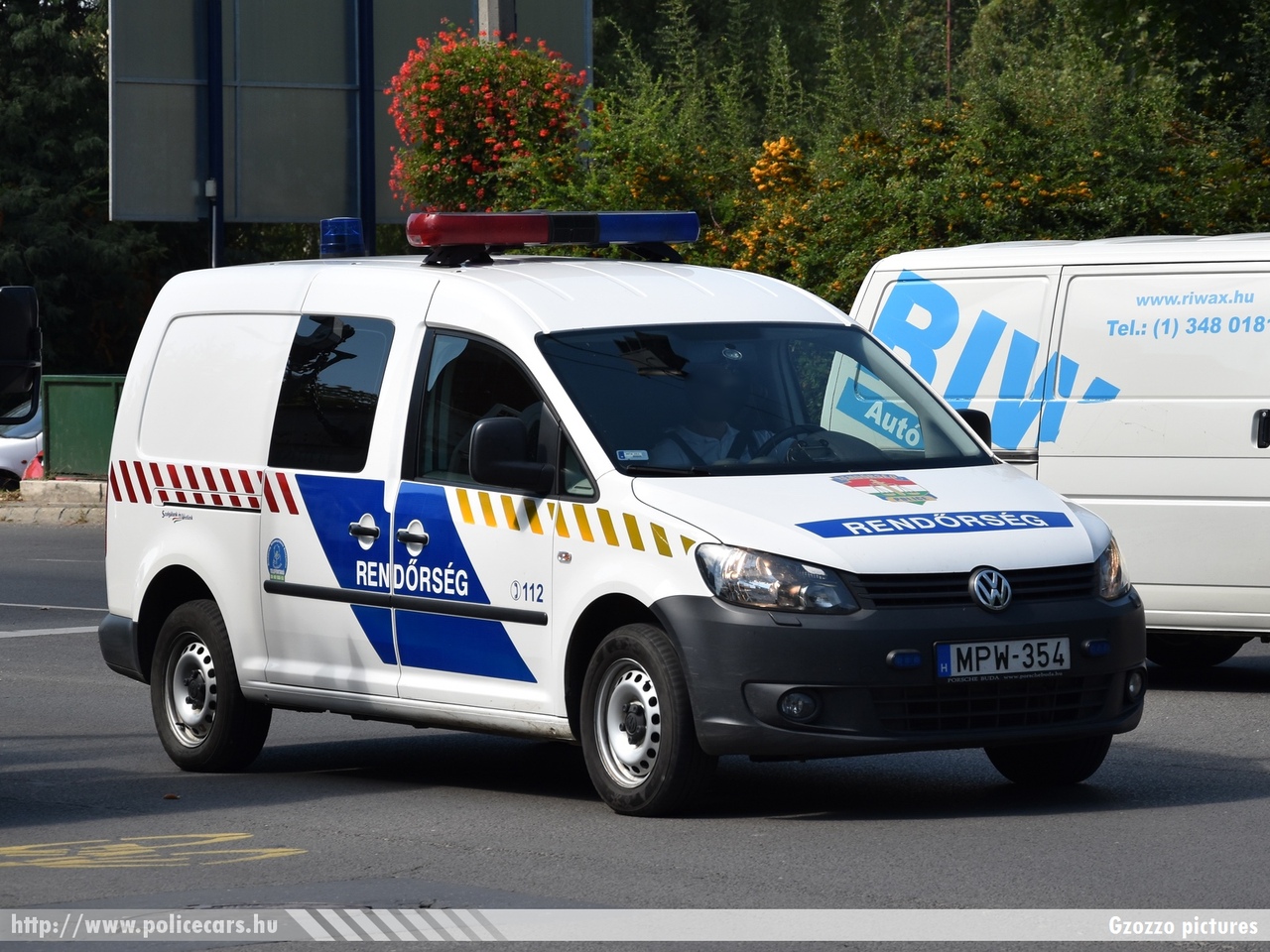 Volkswagen Caddy Maxi 2.0 TDI 4Motion, fotó: Gzozzo pictures
Keywords: rendőr rendőrautó rendőrség magyar Magyarország MPW-354