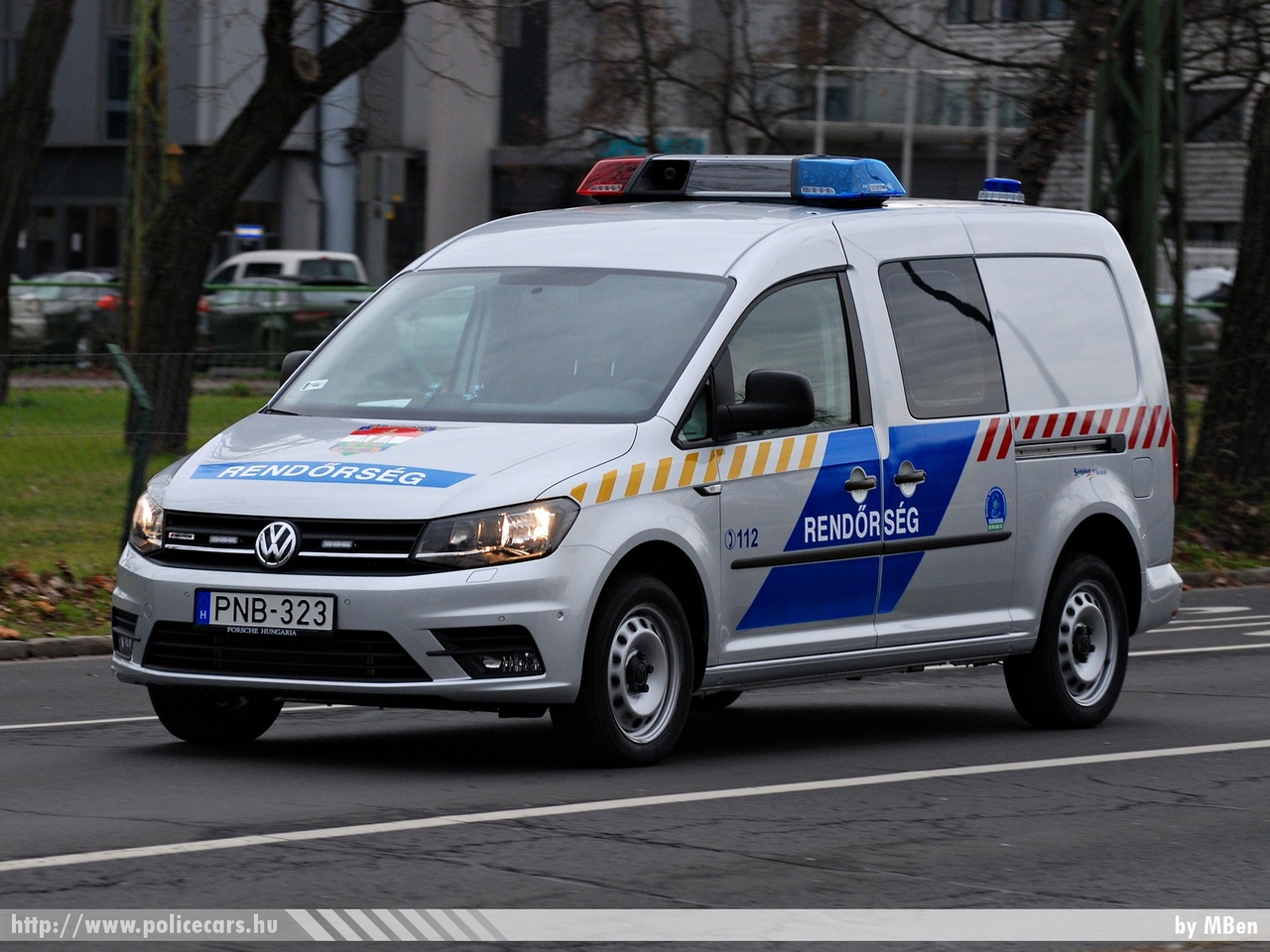 Volkswagen Caddy TDI 4Motion, fotó: MBen
Keywords: PNB-323 rendőr rendőrautó rendőrség magyar Magyarország   Hungary hungarian police policecar készenléti 