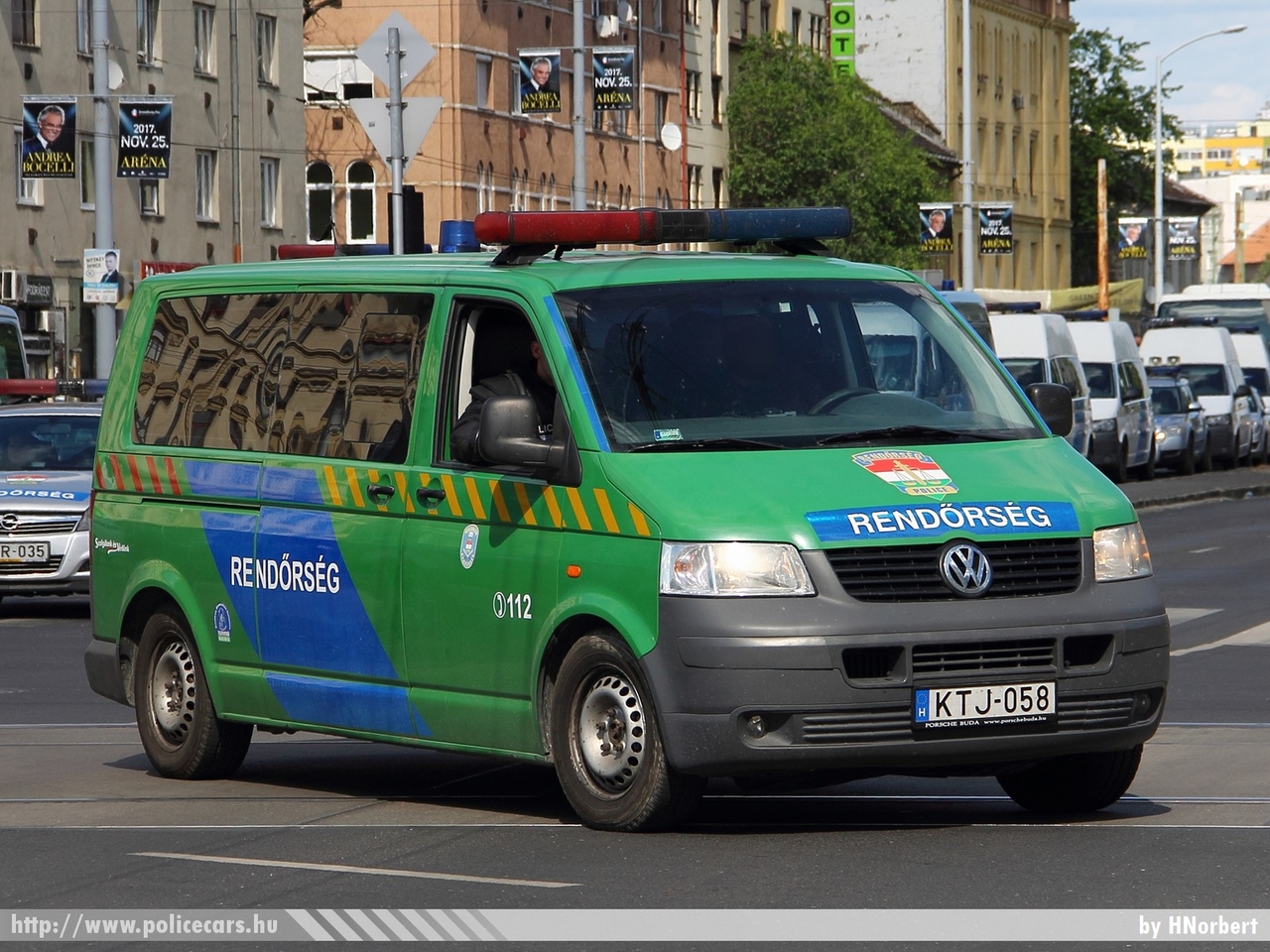 Volkswagen Transporter T5, fotó: HNorbert
Keywords: rendőr rendőrautó rendőrség magyar Magyarország Hungary hungarian police policecar KTJ-058