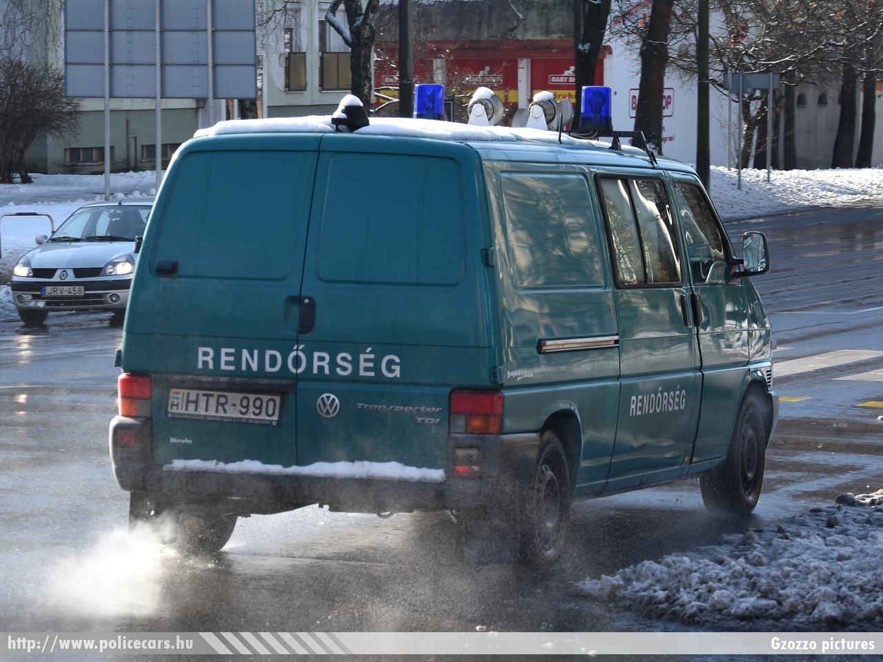 Volkswagen Transporter T4, fotó: Gzozzo pictures
Keywords: rendőr rendőrautó rendőrség magyar Magyarország Hungary hungarian police policecar HTR-990