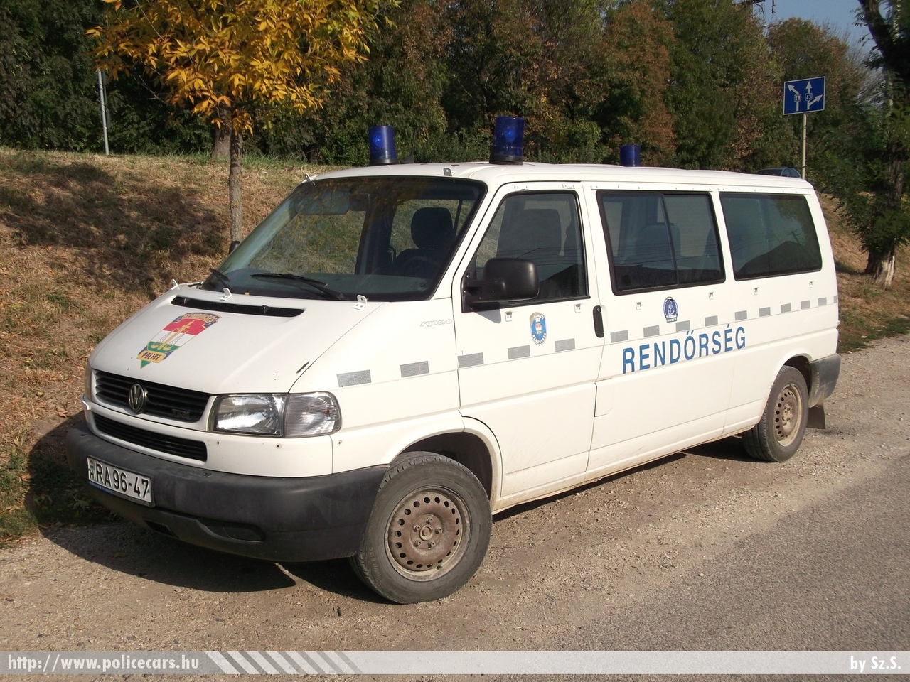 Volkswagen Transporter T4, fotó: Sz.S.
Keywords: rendőr rendőrautó rendőrség magyar Magyarország police policecar Hungary hungarian RA96-47