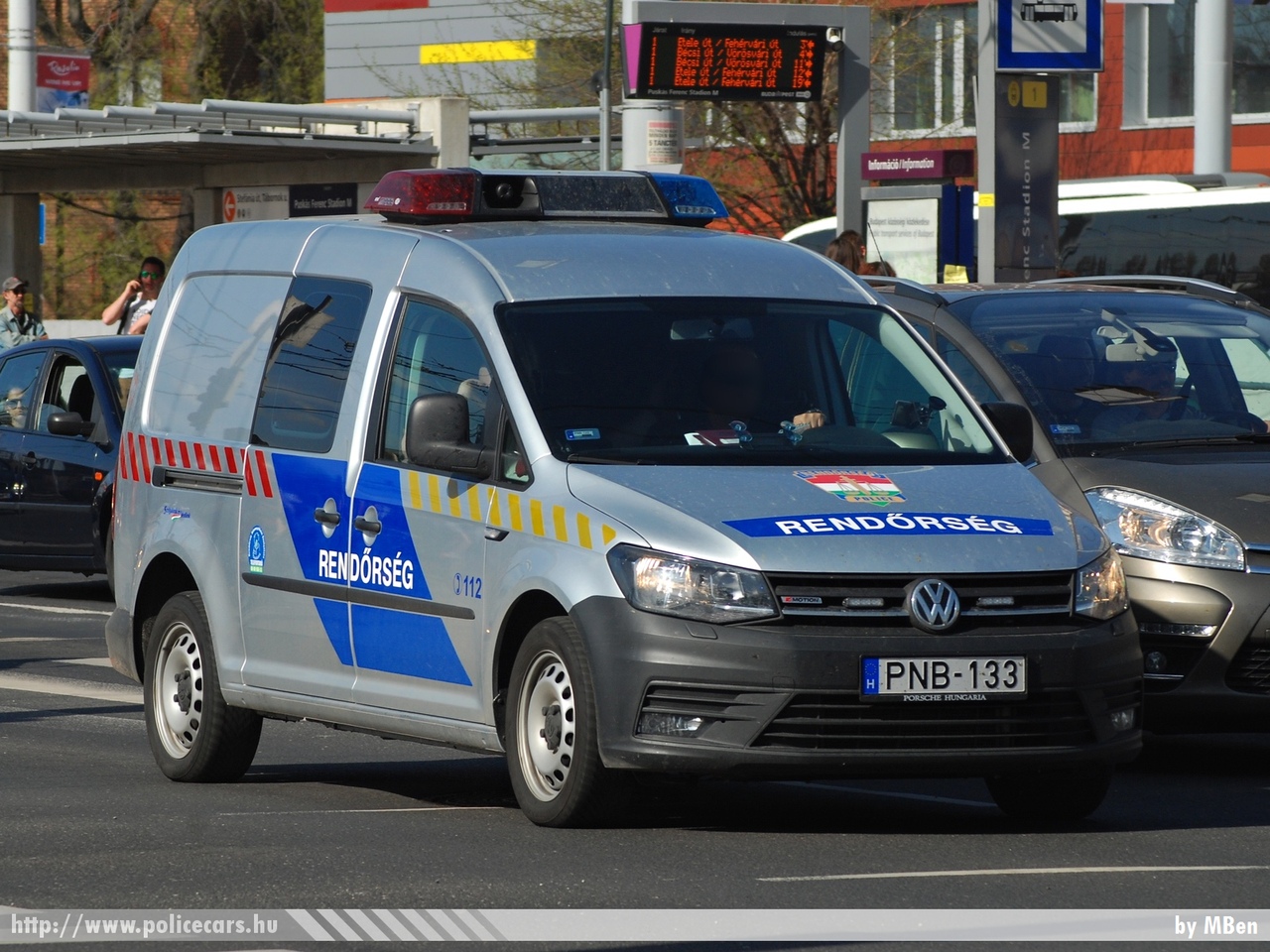 Volkswagen Caddy Maxi 2.0 TDI 4Motion, fotó: MBen
Keywords: rendőr rendőrautó rendőrség magyar Magyarország police policecar Hungary hungarian PNB-133