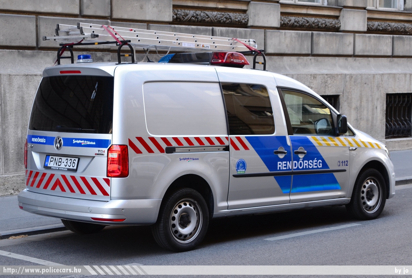 Volkswagen Caddy Maxi 2.0 TDI 4Motion, fotó: jo
Keywords: rendőr rendőrautó rendőrség magyar Magyarország police policecar Hungary hungarian PNB-336