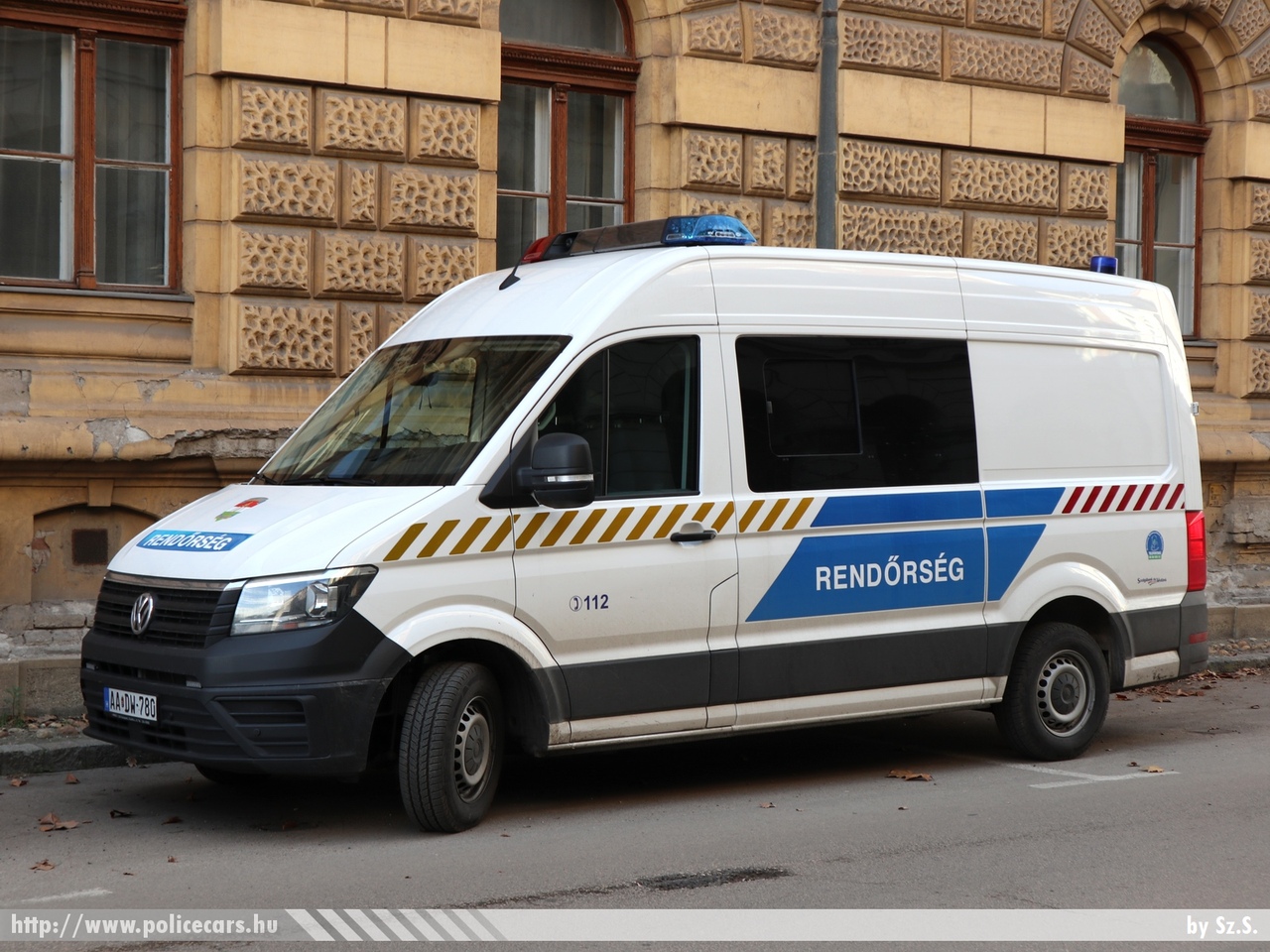Volkswagen Crafter, fotó: Sz.S.
Keywords: rendőr rendőrautó rendőrség magyar Magyarország Hungary hungarian police policecar AADW-780