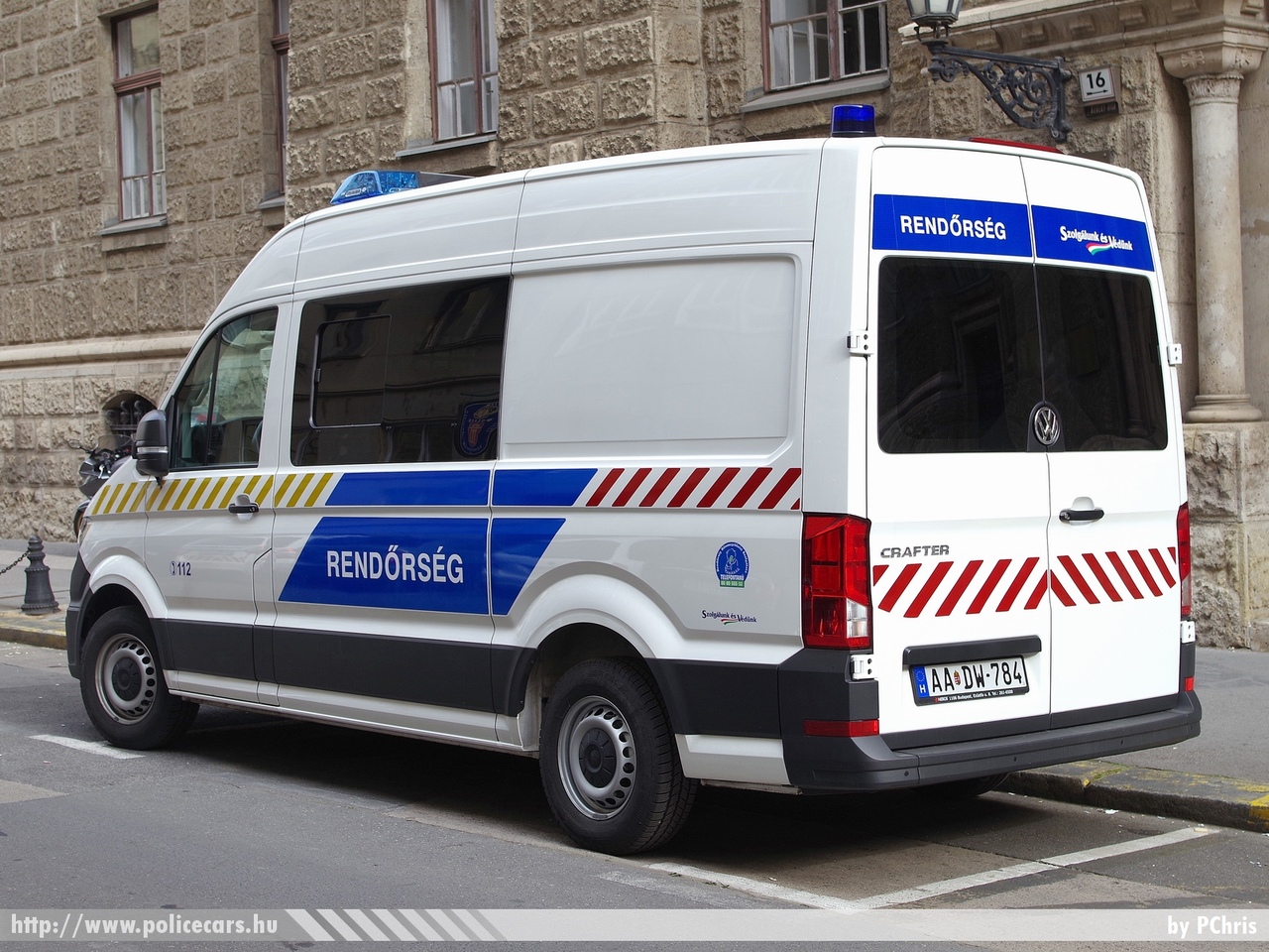 Volkswagen Crafter, fotó: PChris
Keywords: rendőr rendőrautó rendőrség magyar Magyarország Hungary hungarian police policecar AADW-784