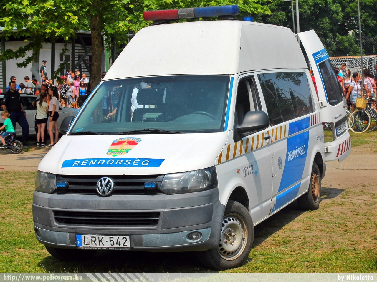 Volkswagen Transporter T5, fotó: Nikoletta
Keywords: rendőr rendőrautó rendőrség magyar Magyarország Hungary hungarian police policecar LRK-542