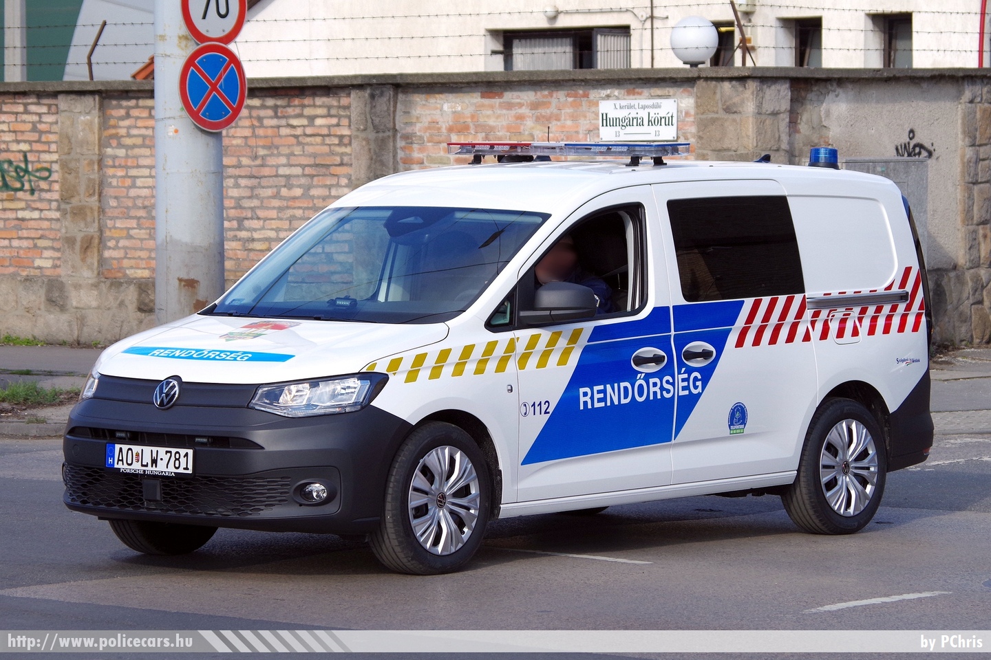 Volkswagen Caddy, fotó: PChris
Keywords: rendőr rendőrautó rendőrség magyar Magyarország Hungary hungarian police policecar AOLW-781