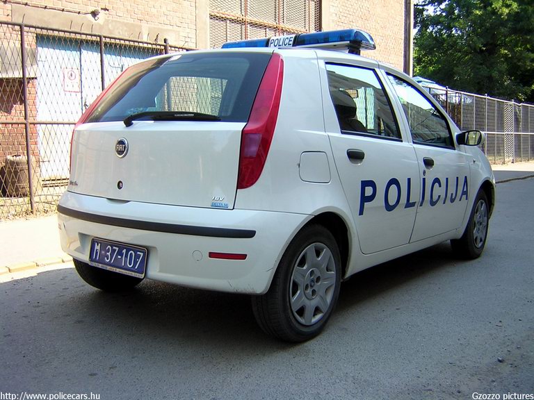 Fiat Punto, fotó: Gzozzo pictures
Keywords: Szerb szerbia rendőrség rendőrautó rendőr Serbia serbian police policecar