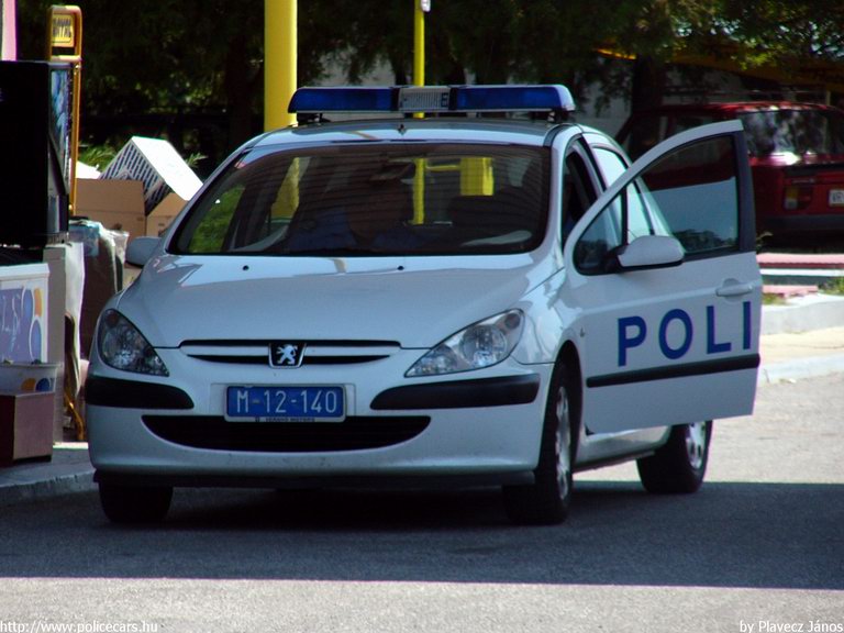 Peugeot 307, fotó: Plavecz János
Keywords: Szerb szerbia rendőrség rendőrautó rendőr Serbia serbian police policecar