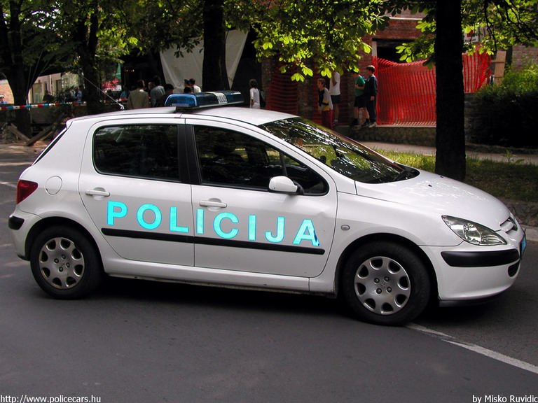 Peugeot 307, fotó: Misko Ruvidic
Keywords: Szerb szerbia rendőrautó rendőr rendőrség Serbia serbian police policecar