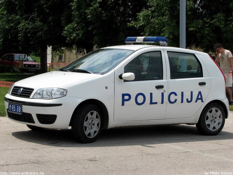 Fiat Punto, fotó: Misko Ruvidic
Keywords: Szerb szerbia rendőrautó rendőr rendőrség Serbia serbian police policecar