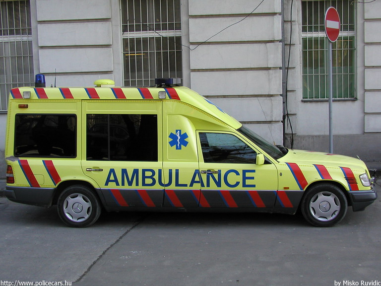 Mercedes E W124, fotó: Misko Ruvidic
Keywords: Szerb szerbia mentőautó mentő serbian Serbia ambulance