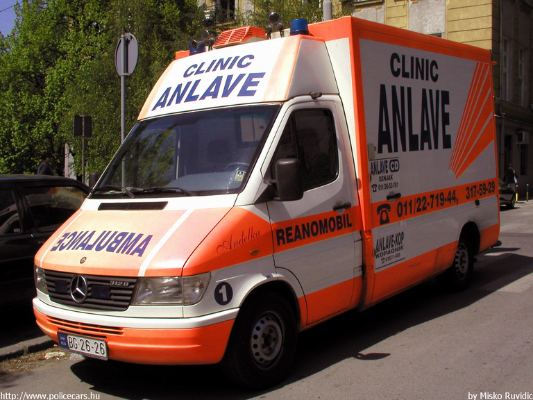 Mercedes Sprinter, fotó: Misko Ruvidic
Keywords: Szerb szerbia mentőautó mentő serbian Serbia ambulance