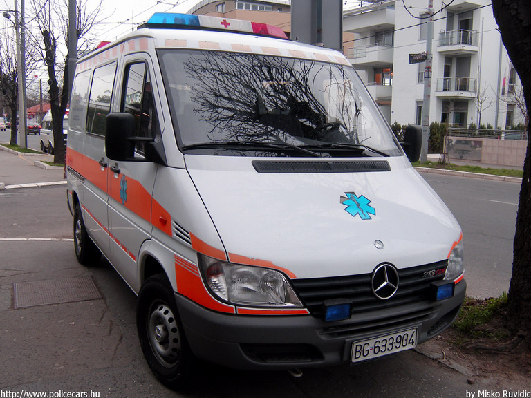 Mercedes Sprinter, fotó: Misko Ruvidic
Keywords: Szerb szerbia mentőautó mentő serbian Serbia ambulance
