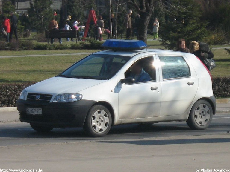 Fiat Punto, fotó: Vladan Jovanovic
Keywords: szerb Szerbia mentő mentőautó serbian Serbia ambulance