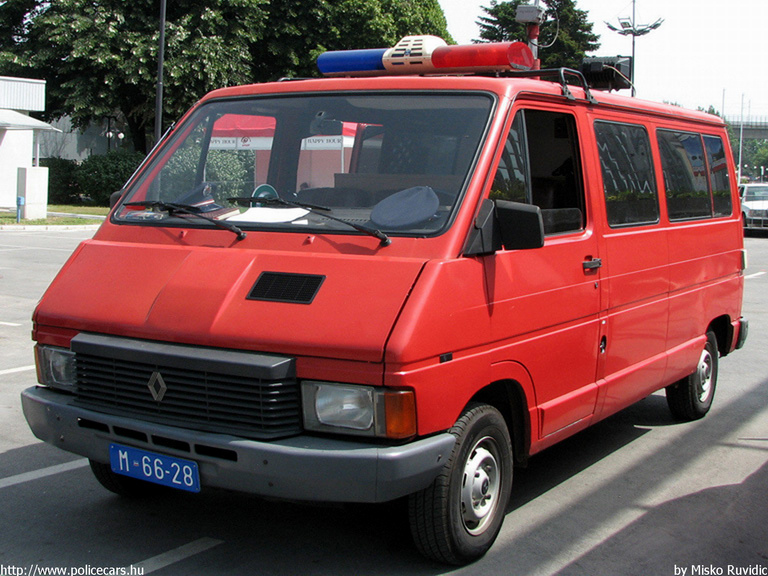 Renault, fotó: Misko Ruvidic
Keywords: Szerb szerbia tûzoltóautó tûzoltó Serbia serbian fire firetruck