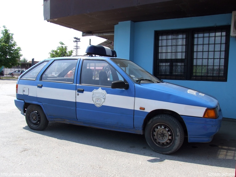 Yugo (Zastava) Florida, fotó: Gzozzo pictures
Keywords: szerb Szerbia rendőrség rendőr rendőrautó Serbia serbian police policecar