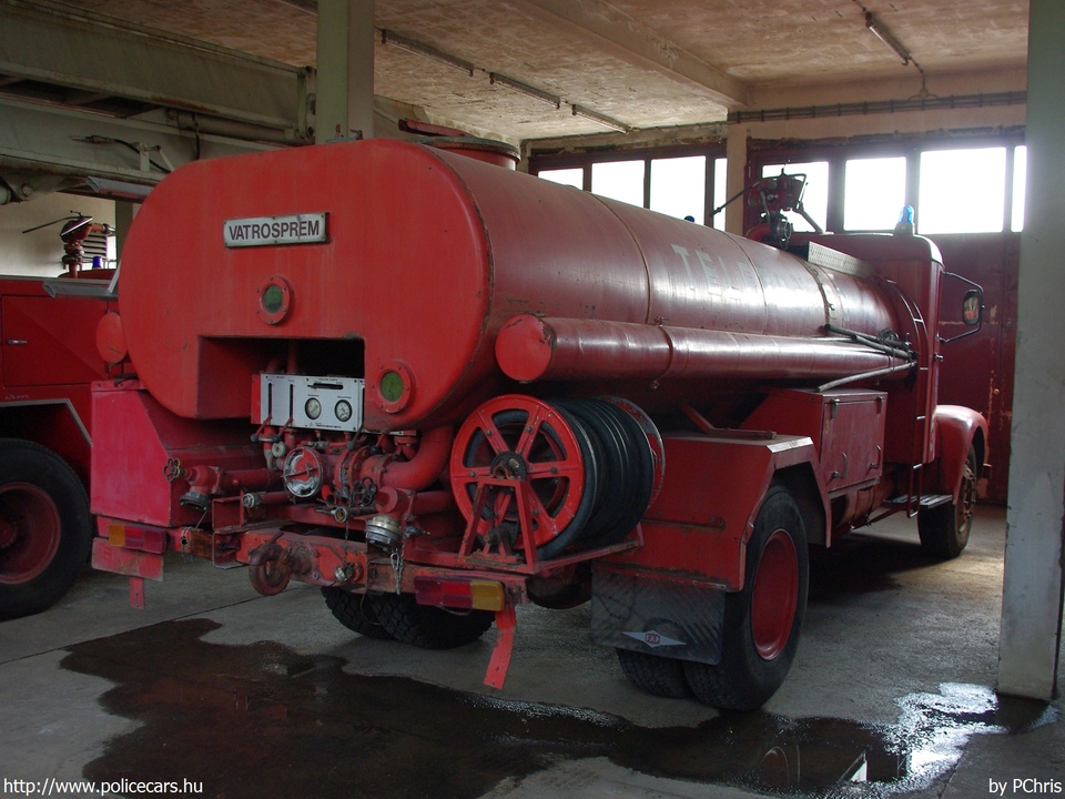 FAP 13, fotó: PChris
Keywords: szerb Szerbia tûzoltóság tûzoltó tûzoltóautó Serbia serbian fire firetruck